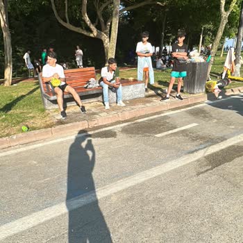 Caddebostan Plajlarında Çöp Sorunu Ve İlgisizlikten Şikayetçiyiz