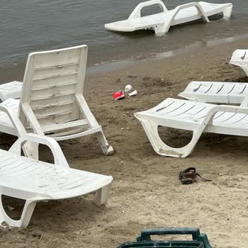 Caddebostan Plajlarında Çöp Sorunu Ve İlgisizlikten Şikayetçiyiz