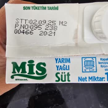 Son Kullanma Tarihi Geçmemiş Süt Bozuk Çıktı, İade Edilemiyor