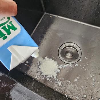 Son Kullanma Tarihi Geçmemiş Süt Bozuk Çıktı, İade Edilemiyor