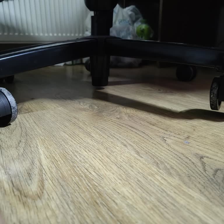 Oyuncu Koltuğumun Ayağı Yere Değmiyor, Destek Bekliyorum