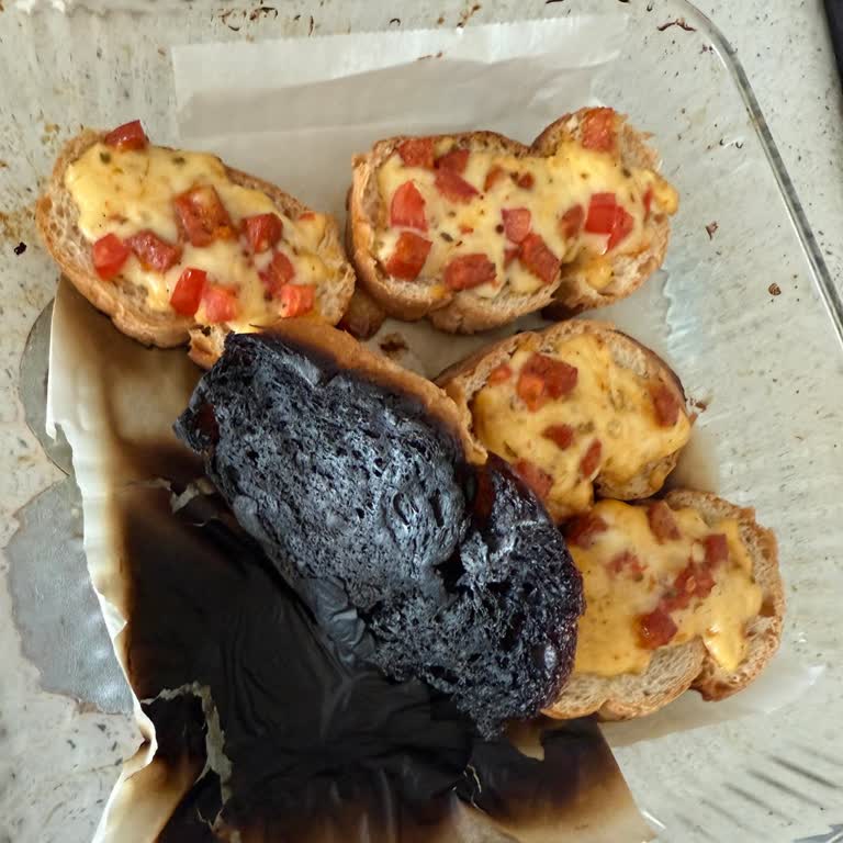 Fırında Yanan Pişirme Kağıdı Yemeğimi Mahvetti!