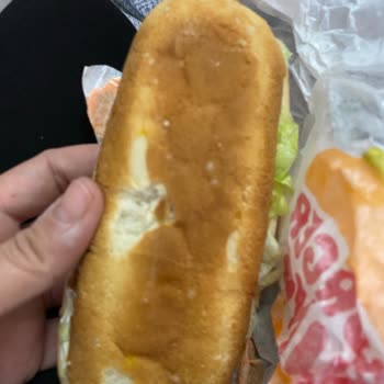 Bayram Günü Küflü Ekmek Ve Yetersiz Çözüm: Burger King Ve Yemeksepeti Hayal Kırıklığı