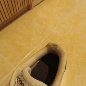 Aldığım Ayakkabı Kısa Sürede Yırtıldı, Değişim Talebim Reddedildi