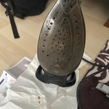 Yeni Alınan Tefal Ütüde Kısa Sürede Kahverengi Su Akma Sorunu Yaşadım