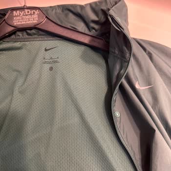 Nike Rüzgarlık Güneş Yağı Lekesini Çıkarmıyor Kumaş Kalitesi Hayal Kırıklığı