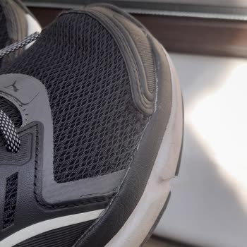 Yeni Sezon Puma Ayakkabının Kısa Sürede Yırtılması Ve Mağaza İlgisizliği