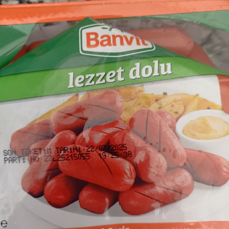 Sosis Paketinde Canlı Kurt Şoku