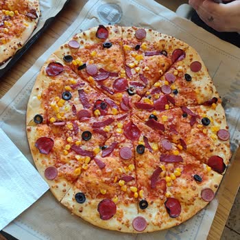 Sipariş Edilen XXL Pizzaların Küçük Gelmesi Ve Malzeme Eksikliği