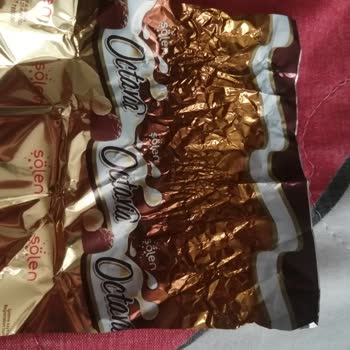 Görselde Bütün Fındık Vaat Edilen Çikolatada Fındık Çıkmadı