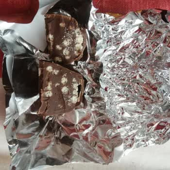 Görselde Bütün Fındık Vaat Edilen Çikolatada Fındık Çıkmadı