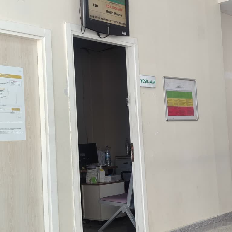 Acil Serviste Personel Yok 20 Dakika Bekletildik