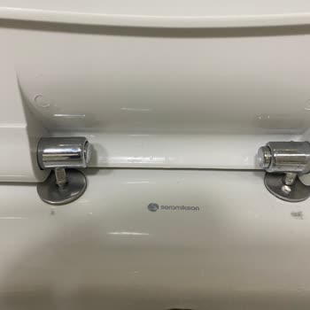 Klozet Kapağı Menteşe Sorunu Ve Eksik Parça