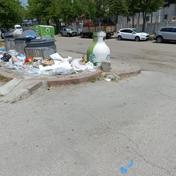 Yenimahalle'de Bayramda Çöp Sorunu Ve Kötü Koku Şikayeti