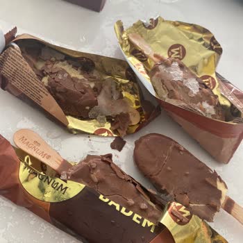 Aldığım Dondurma Buzlu Ve Plastik Tadında Çıktı