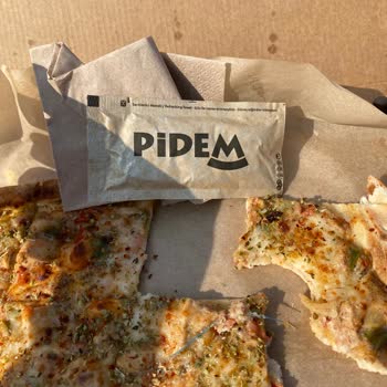 Pidem'den Aldığım Tavuklu Pidede Plastik Parçası Çıktı