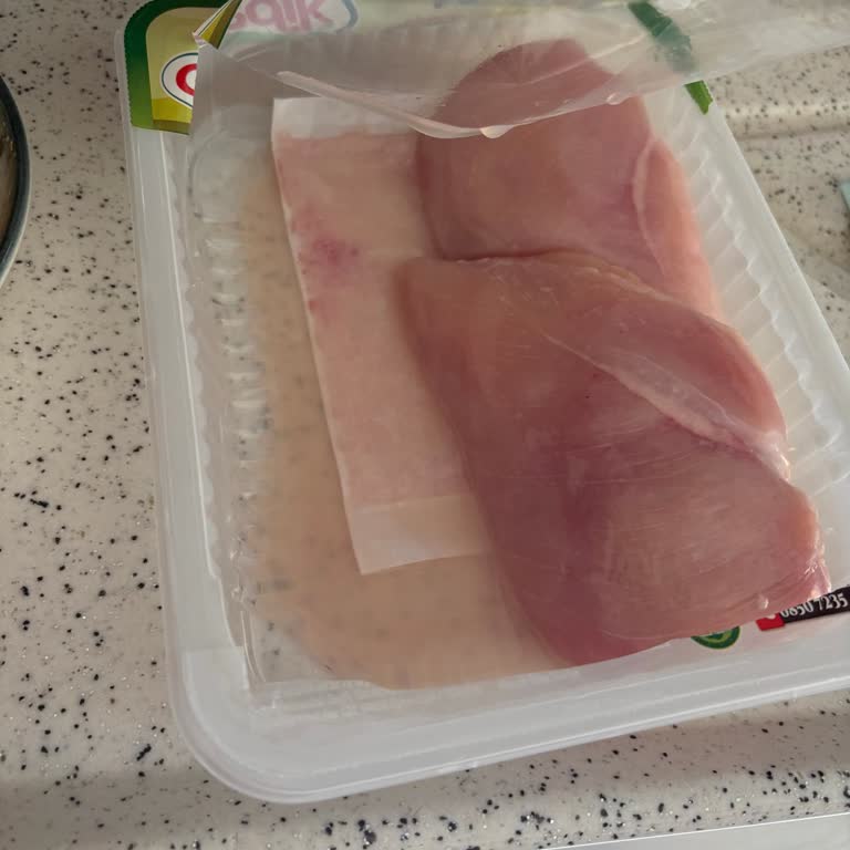 Bozuk Tavuk Ürünü Ve Yetersiz İade Süreci: Sağlığımız Tehlikede