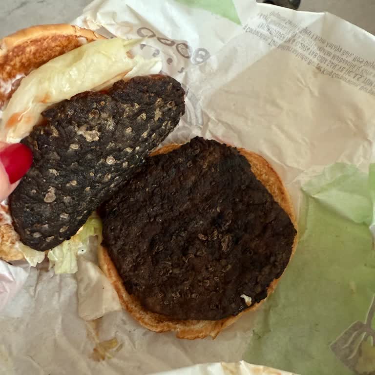 Yanık Köfte Ve Müşteri Hizmetlerine Ulaşamama Sorunu