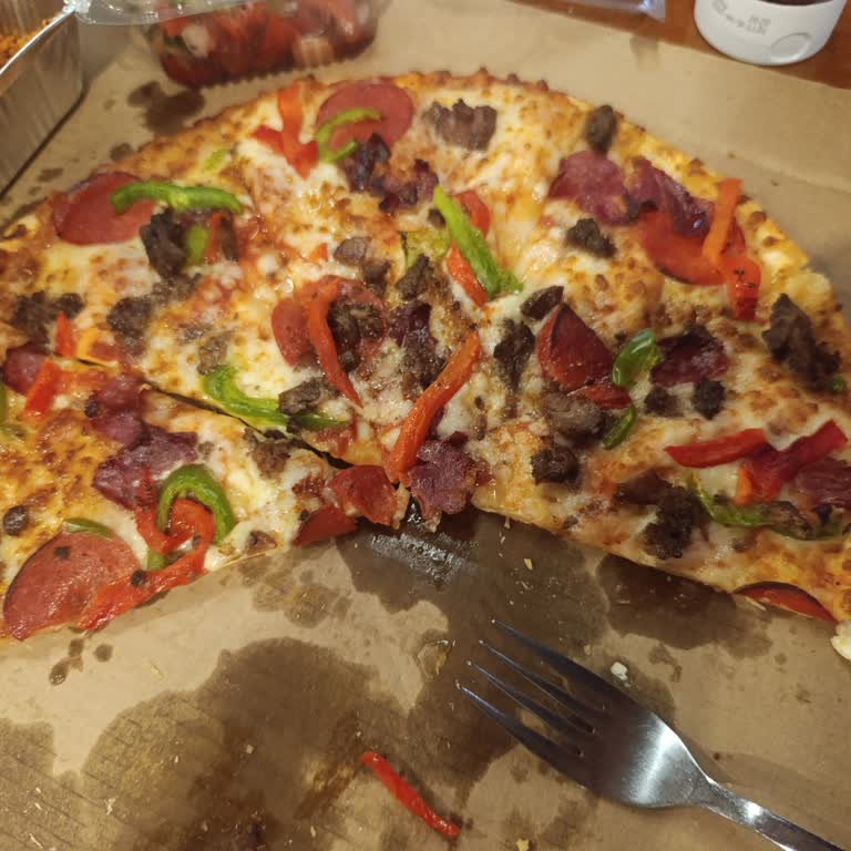 Domino's Pizza Ekstra Malzeme Ücreti Alındı, Malzeme Konulmadı!