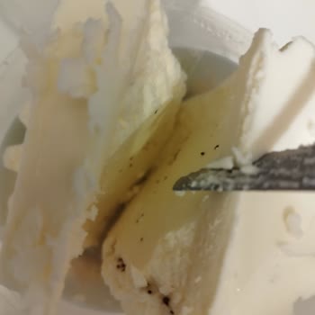 Sütaş Tereyağında Küf Benzeri Siyah Noktalar Şoku!