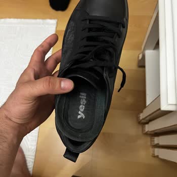 Ayakkabı İçindeki Çivi Nedeniyle Topuk Yaralanması