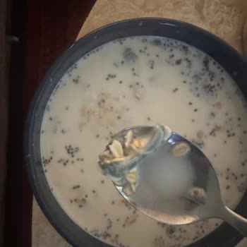 Danone Laktozsuz Süt İçinden Küf Çıktı, Sağlık Riski Yaşadım