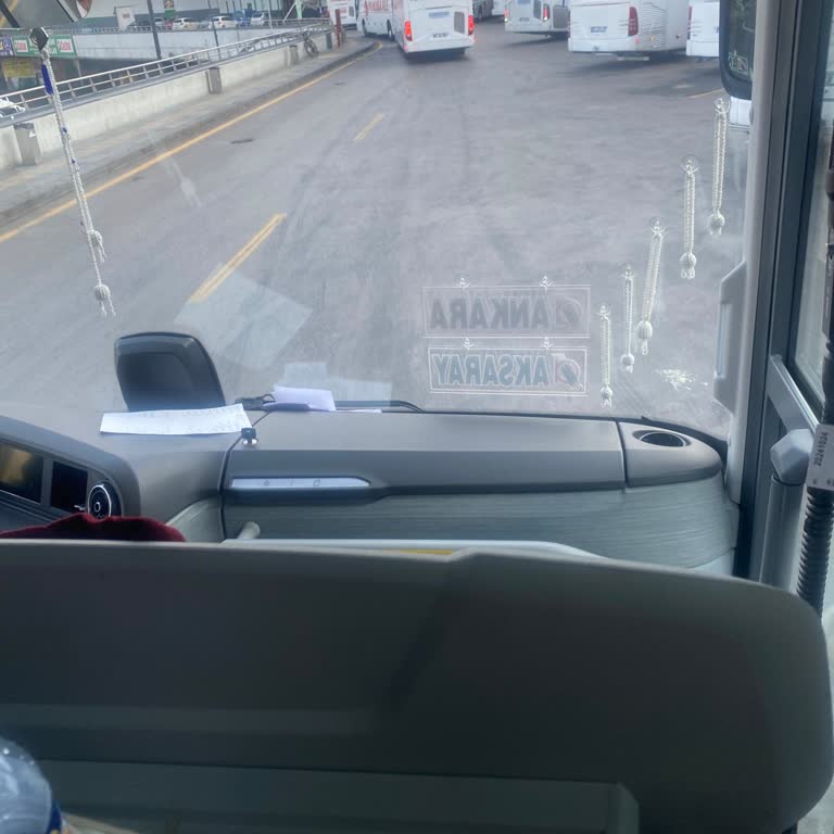 Otobüs Yolculuğunda Muavinin İlgisiz Ve Saygısız Davranışı