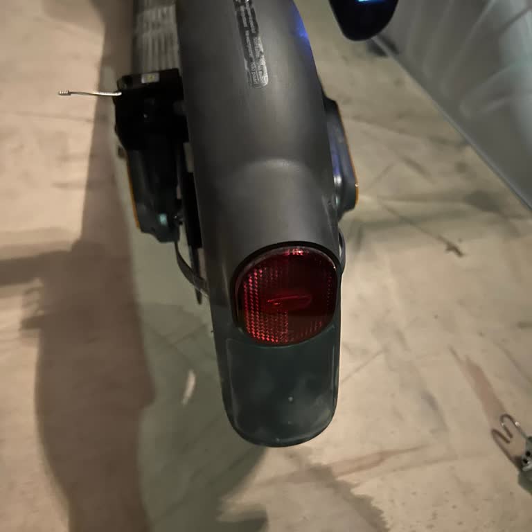 Xiaomi Yeni Alınan Scooter'ın Arka Lambası Kısa Sürede Arızalandı