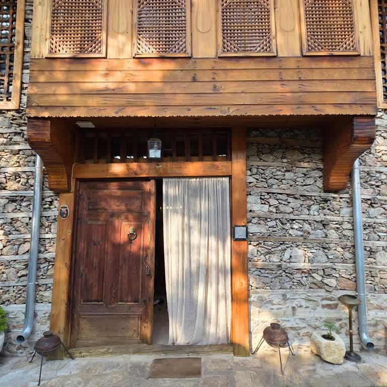 Aç Kalan Çocuklarımıza Rağmen Otel Yönetimi Yardım Etmedi, Etik Dışı Ücret Talep Etti