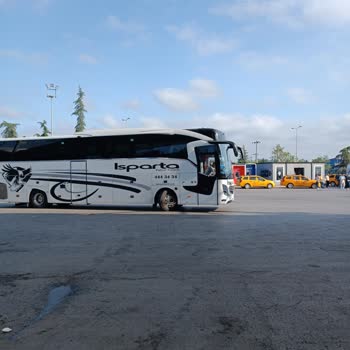 Otobüs Şoförünün Yolcu Almadan Hareket Etmesi Ve Saygısız Davranışları