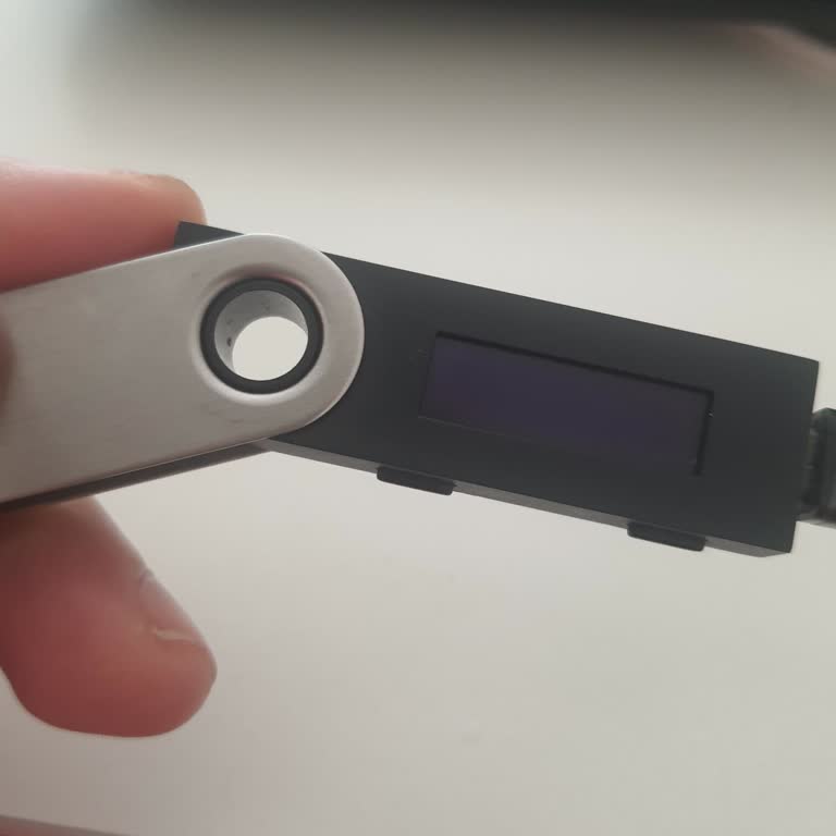 Ledger Nano S Ekranı Tamamen Karardı Ne Yapmalıyım