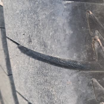 Dacia Duster Lastiklerinde Çatlak Sorunu Ve Garanti Mağduriyeti