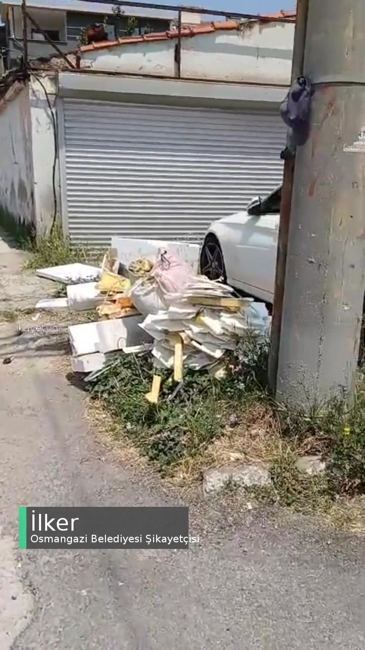 Osmangazi Belediyesi Trafo Bulunan Arsaya Sürekli Çöp Atılması Ve Bakımsız Olması! videonun kapak resmi
