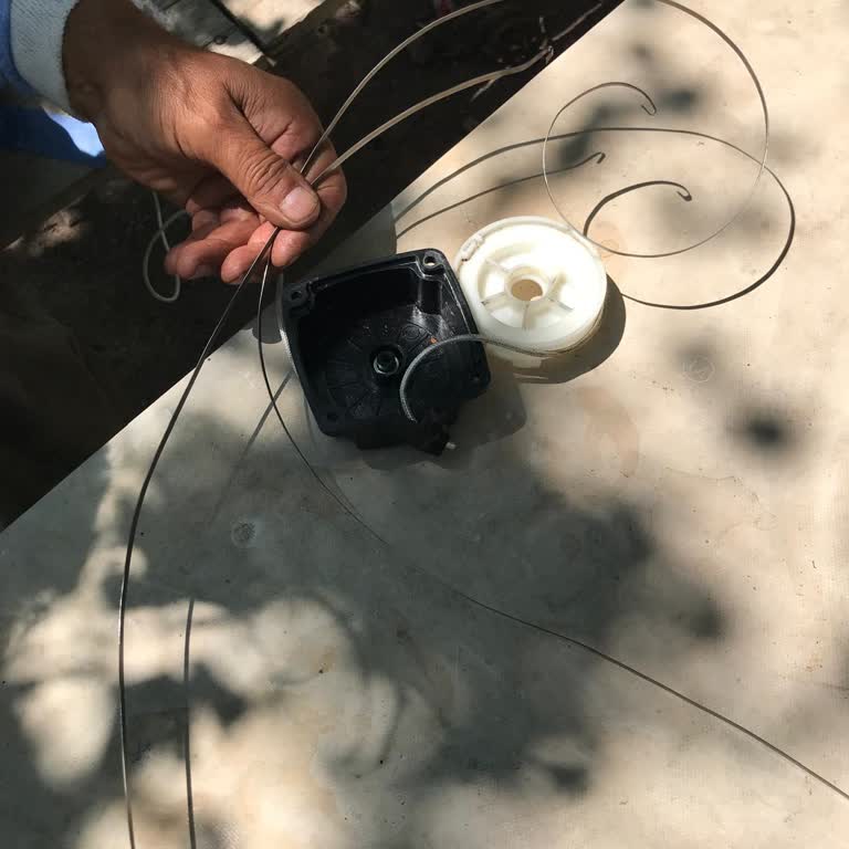 Yeni Alınan Ot Biçme Makinasının İp Çekme Teli Hemen Kırıldı Destek Bekliyorum