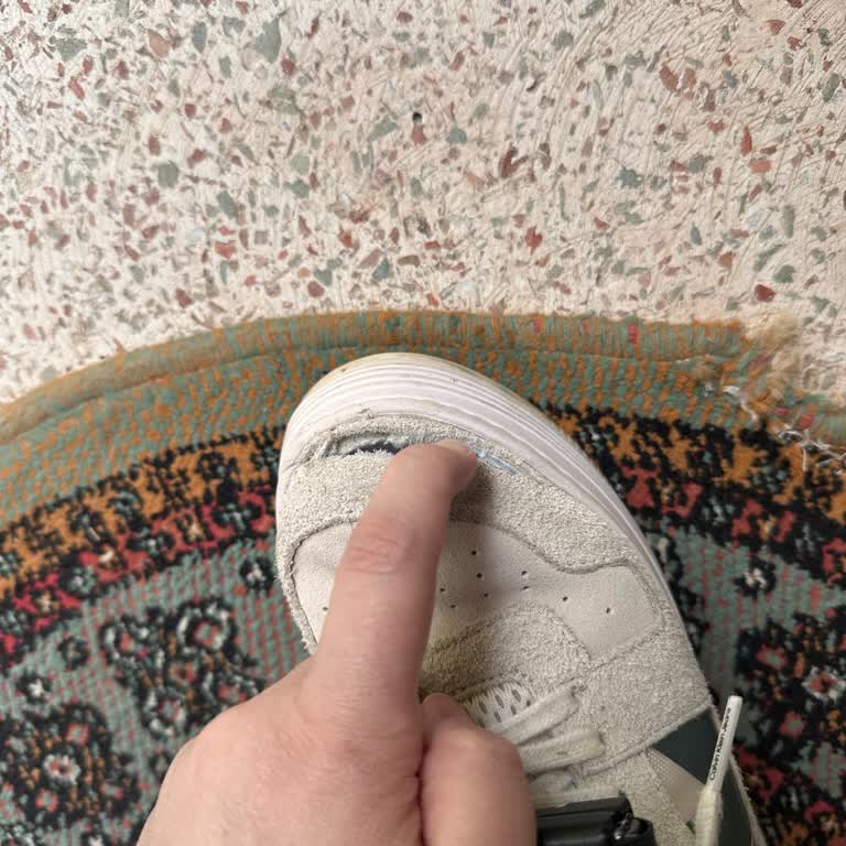 Kısa Sürede Yırtılan Ayakkabı Hayal Kırıklığı Yarattı