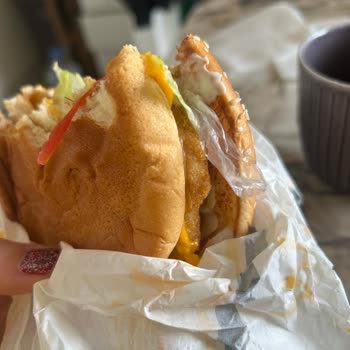 Hamburgerimde Poşet Eldiven Parçası Çıktı, Geri Dönüş Yapılmadı