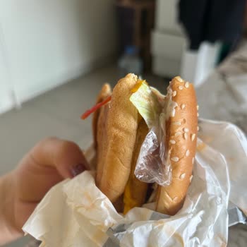 Hamburgerimde Poşet Eldiven Parçası Çıktı, Geri Dönüş Yapılmadı