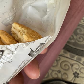 Paket İçinden Isırılmış Bisküvi Çıkması Ve Hijyen Endişesi