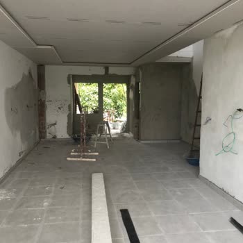 Ev Tadilatında Yarım Kalan İş Ve Ulaşılamayan Usta Mağduriyeti