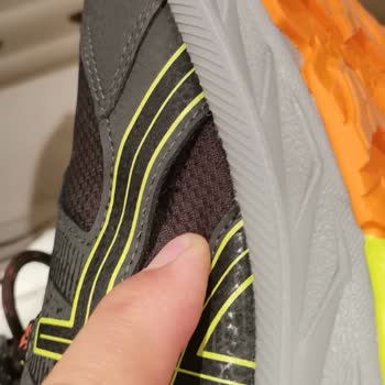 Koray Spor Ve Asics Arasında Kayıp Form Numarasıyla Çözümsüz Kalan Ayakkabı Sorunu