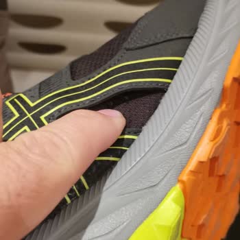 Koray Spor Ve Asics Arasında Kayıp Form Numarasıyla Çözümsüz Kalan Ayakkabı Sorunu