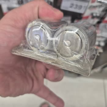 Market Raflarında Satışa Sunulan Paslanmış Ve Tehlikeli Piller
