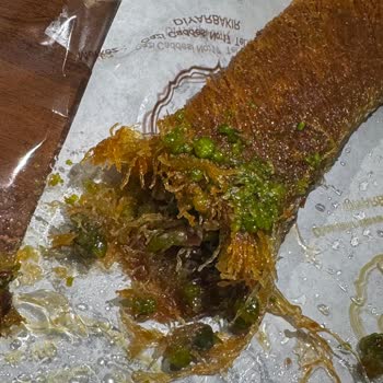 Burma Kadayıfın İçinde Antepfıstığı Yerine Bezelye Çıkması Hayal Kırıklığı Yarattı