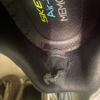 Skechers Ayakkabıda Kısa Sürede Delinme Ve Mağaza İlgisizliği