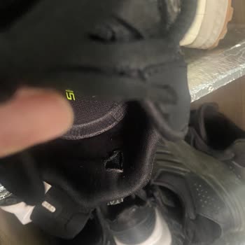 Skechers Ayakkabıda Kısa Sürede Delinme Ve Mağaza İlgisizliği