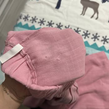 Hilltown Mağazasında Etiketsiz Ve Defolu Ürün, İlgisiz Personel