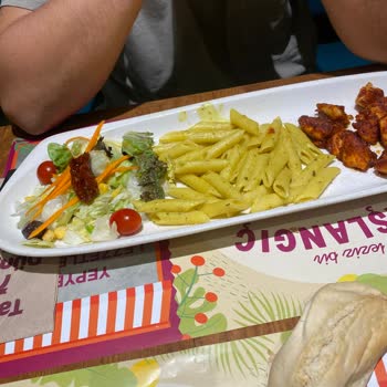 Tavuk Dünyası Eksik Ve Yanık Sipariş, İlgisiz Hizmet