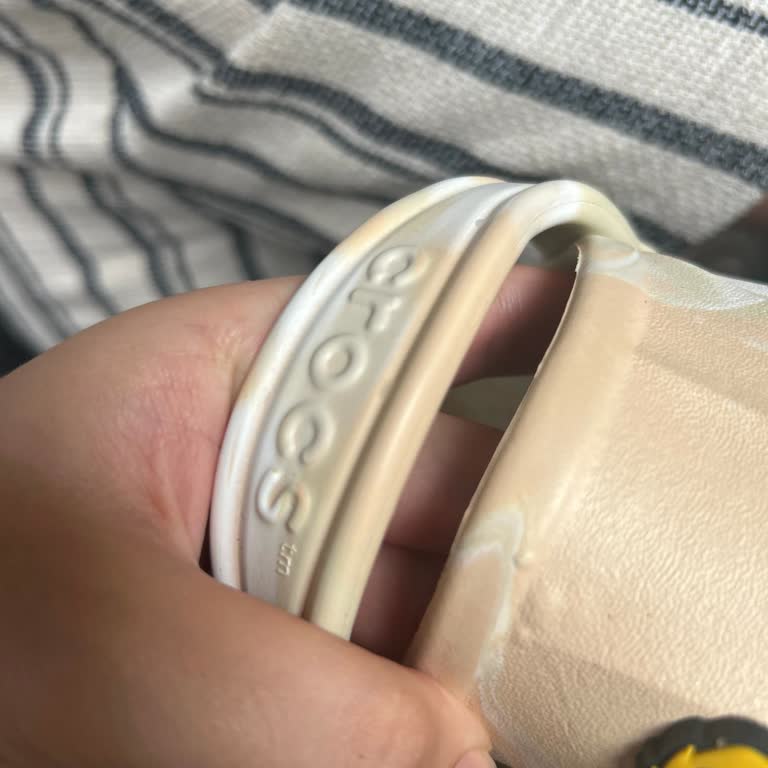 Yeni Alınan Crocs Terlikte İlk Kullanımda Şişme Sorunu Ve Acil Çözüm Talebi