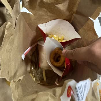 Eksik Ve Dökülmüş Siparişe Rağmen Migros Yemek Ve McDonald's İlgisiz Kaldı