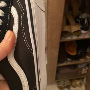 Satın Aldığım Ayakkabının Tabanı Hemen Açıldı, Mağaza Sorumluluk Almadı